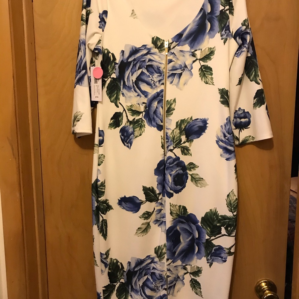 Dress - Picture 2 of 9